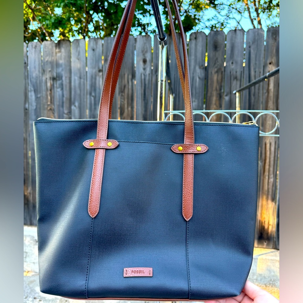 Fossil brand black leather tote